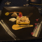 海老と茸とリードヴォーのテリーヌ 夜空に光る星と天秤座に見立てたガルニを飾って