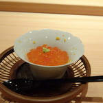 鮨 さかい - ◆生いくら・・下にはしゃり。あまり手を加えていないので「いくら」本来の旨みを味わえ美味しい。