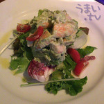 楽屋 - アボガドと海老のサラダ　864円