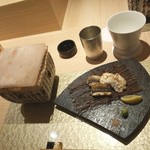 長崎県対馬市美津島町 しろや 北新地 - 穴子の岩塩プレート焼き