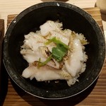 長崎県対馬市美津島町 しろや 北新地 - 先ずは　塩と山葵でいただく