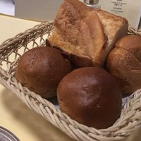 メインダイニングルーム - パン