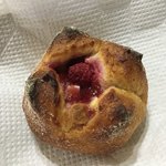 Pane Ho Maretta - フランボワーズ×ホワイトショコラのコンプレ ¥220+税