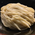 時屋 - 太めでストレート、中々に美味い麺❣️ツルツルで歯ごたえ抜群だった( ◠‿◠ )