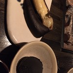 78023741 - デザート。焼きバナナと炭が練り込まれたチョコアイス