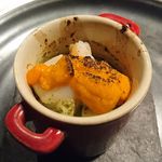 ウニ、ホタテ、えび、ごぼう　ブルゴーニュ風