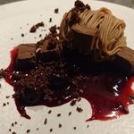 ete - ゴルゴンゾーラアイス、カシスにつけこんだアメリカンチェリー、チョコレートのガナッシュ