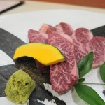 焼肉ノ志志 - 純但馬牛の特上ハラミ、ハラミに見えん（笑）