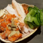 馳走 啐啄一十  - ② 香箱蟹(金沢県)
       内子、脚の身、本体の身、外子、甲羅を8時間煮込んだコンソメジュレ