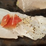 馳走 啐啄一十  - ⑪ ヒラスズキ (長崎県五島列島産・22日熟成)
      黒胡椒がけ・イベリコ豚をのせて