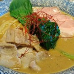 豚骨一燈 - 味噌らー麺 880円