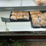 カスタードリーフ - シュークリーム１２０円