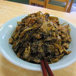 長浜ラーメン三吉 - 辛し高菜（食べ放題）