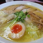 てんほう - エビワンタン入り塩ラーメン+チャーシュー