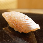 日本橋蛎殻町 すぎた - 昆布〆の春子鯛