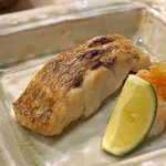 日本橋蛎殻町 すぎた - 太刀魚の塩焼き　大根おろし と 酢橘で