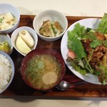 光 - 鶏から揚げ定食（税込750円）