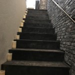 てっぱん秀S - 階段上ります。