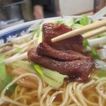 らあめん厨房 どる屋 - 分厚く切られたバラ叉焼がゴロゴロ！