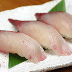 紅甘鲹魚壽司飯團