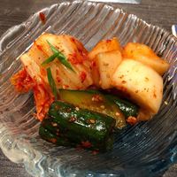 李昇 本館 - キムチ盛り 880円