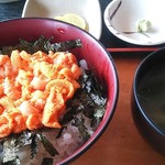 柿崎商店 海鮮工房 - うに丼 酢飯