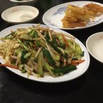 中華菜館・味味 - 野菜炒めとオニオンリング