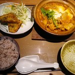 Yayoi Ken - チゲ定食(十六穀米)890円