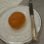 ホテルオークラ京都 - トマトとバジルのパン