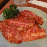 焼肉太陽 - カルビ焼き（\800）