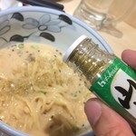 四谷 政吉 - おすすめの山椒をパラっと