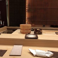 鮨 つきうだ - カウンター席