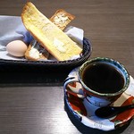 Dining EMZ - ブレンドコーヒー（400円）、モーニング