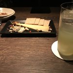 KITCHEN BAR ROBROY - グレープバラライカを炭酸で割ったものと、チーズ盛り合わせ