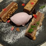 俺のフレンチ - ダックワーズ・ショコラ&薔薇のアイスクリーム