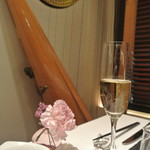 リストランテ カノフィーロ - ハープとスプマンテ　花