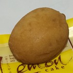 リモーネ - コーティングのないレモンケーキ。しっとりしてふんわりとレモンの香りが広がる美味しいケーキです。290円。