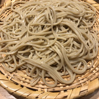 手打ちそば 大石 - 少しだけ歯応えのある蕎麦、とても瑞々しい