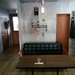 カメイ珈琲店 - 座った場所からパチリ