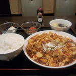 Isago Sakaba - 麻婆豆腐とホルモン焼き（税込み500円）
