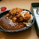 ユトリ珈琲店 - 料理写真:「チーズヒレカツカレー」