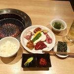 情熱焼肉ファイティングマン - 焼肉5種盛りランチ(¥1,300)