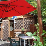 ログハウス風のお店です