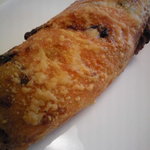 アテスウェイ - ('11.4)バジルとトマトとチーズのパン￥３９０