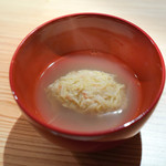 寿しの吉乃 - 蟹真丈の出汁漬け