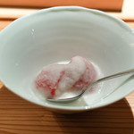 寿しの吉乃 - フルーツトマトに玉ねぎのすり流し