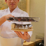 寿しの吉乃 - 鯖棒鮨の炙り
