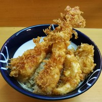 北新地 天富 - カラリと香ばしい衣に、関東風の甘辛い濃いめのタレが合う！