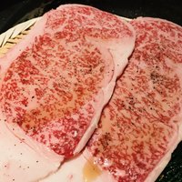 牛屋 銀兵衛 銀座本店 - 絹ロース 2枚  1580円。絶対注文すべき！