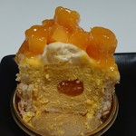 レ・グーテ - マンゴーとオレンジのムースに、キャラメルマンゴークリームやサクサクのビスキュイが合う！